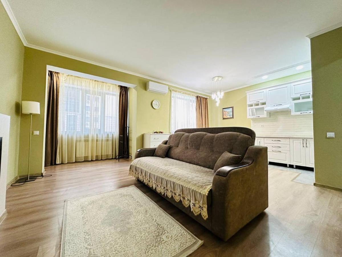 Central Park In The City Center Apartman Almati Kültér fotó