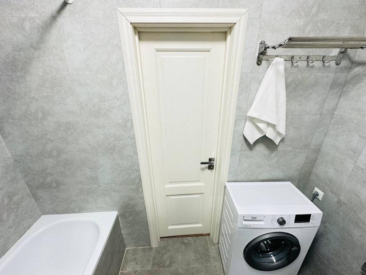 Central Park In The City Center Apartman Almati Kültér fotó