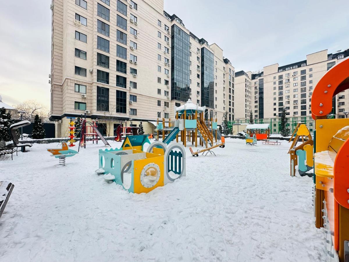 Central Park In The City Center Apartman Almati Kültér fotó