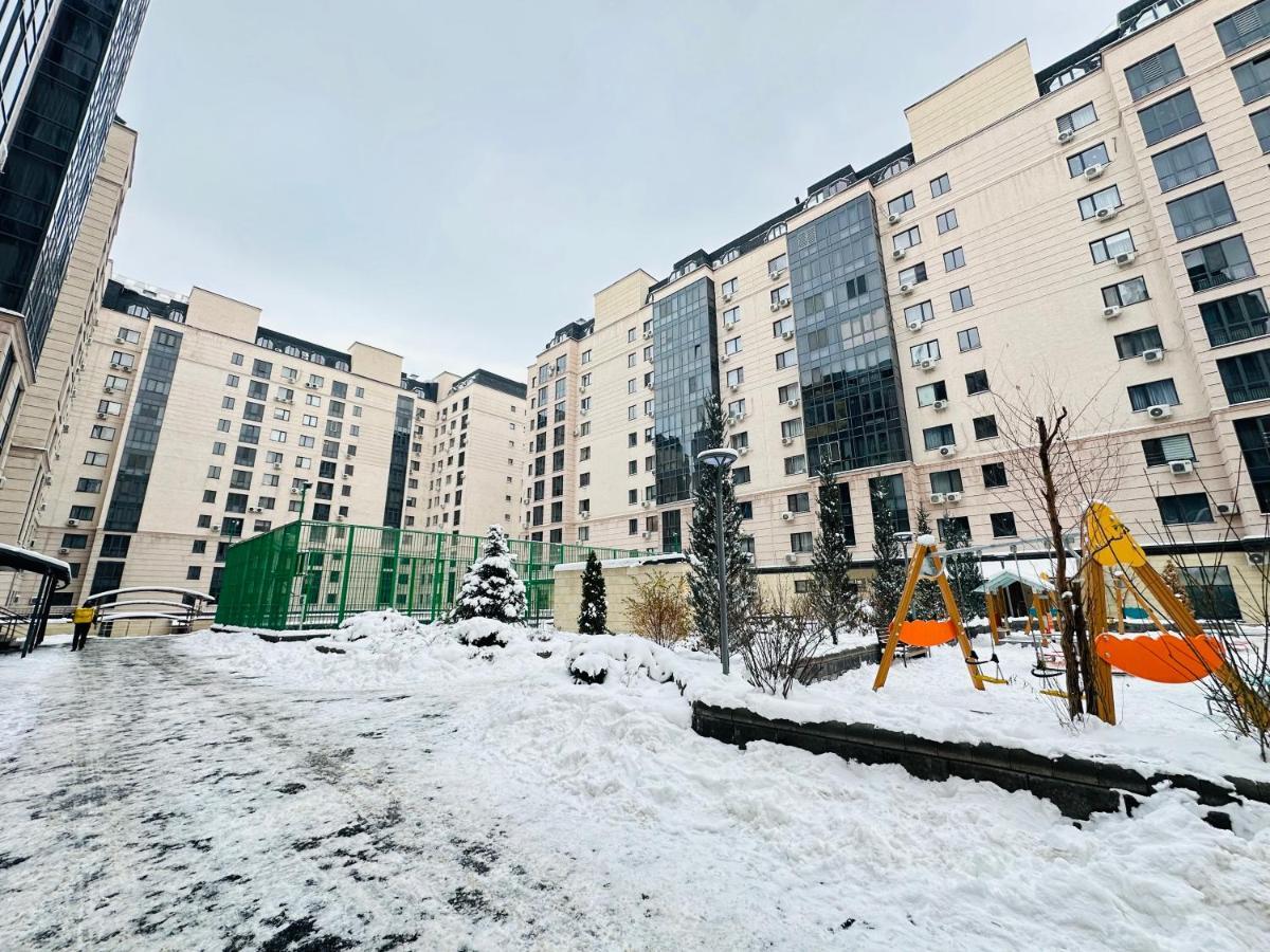 Central Park In The City Center Apartman Almati Kültér fotó